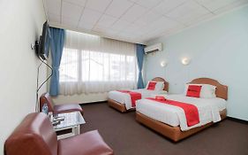 RedDoorz near Kebayoran Baru Blok S